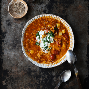 Dal z czerwonej soczewicy z kuminem