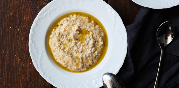 Owsianka z daktylami i oliwą z oliwek